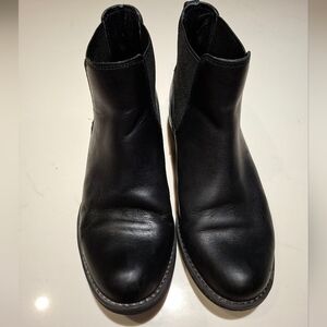 Timberland Classic Black Leather Chelsea Boots (Size US 7)